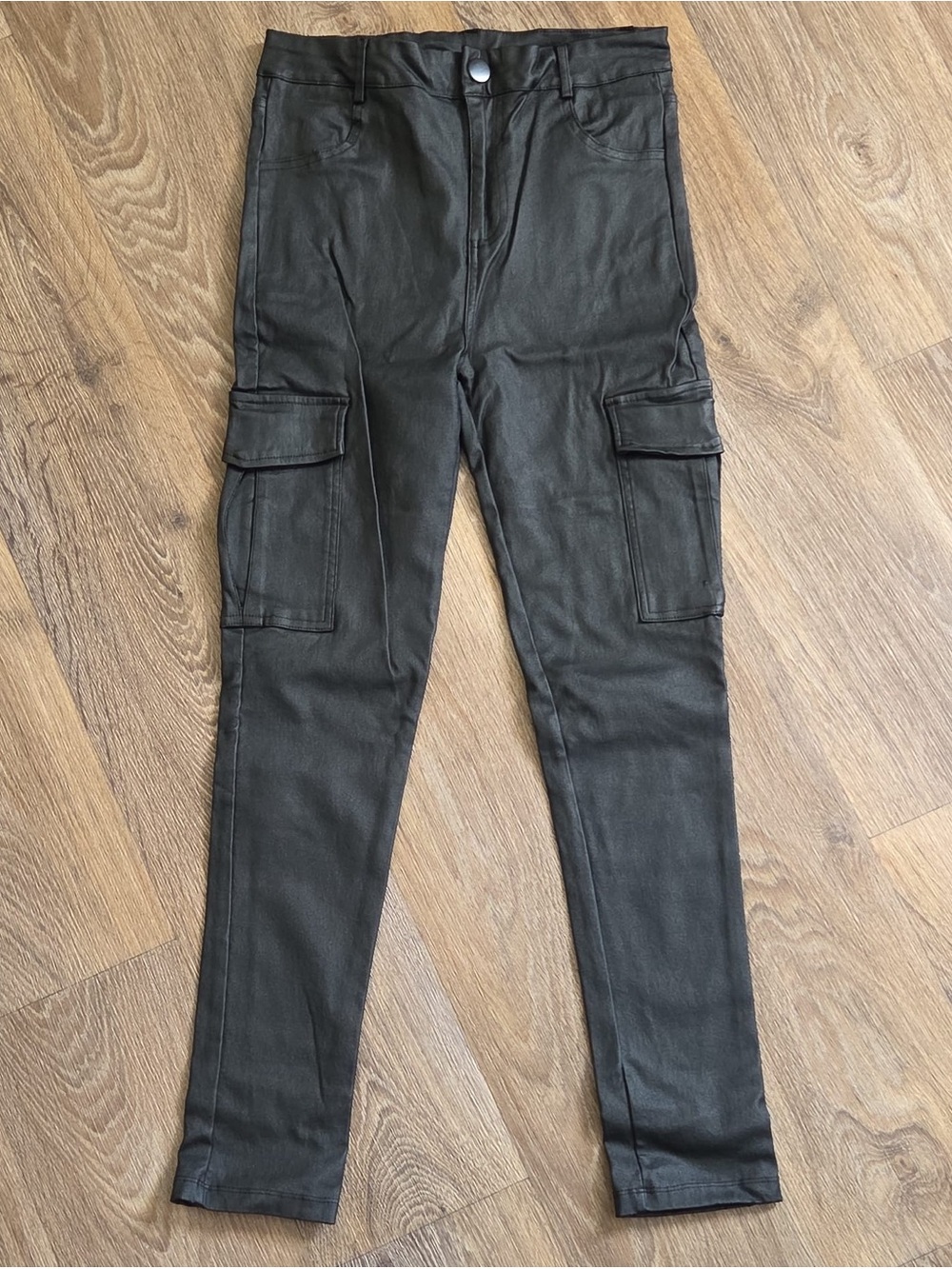 Chocolate Men's Cargo Pants in Black